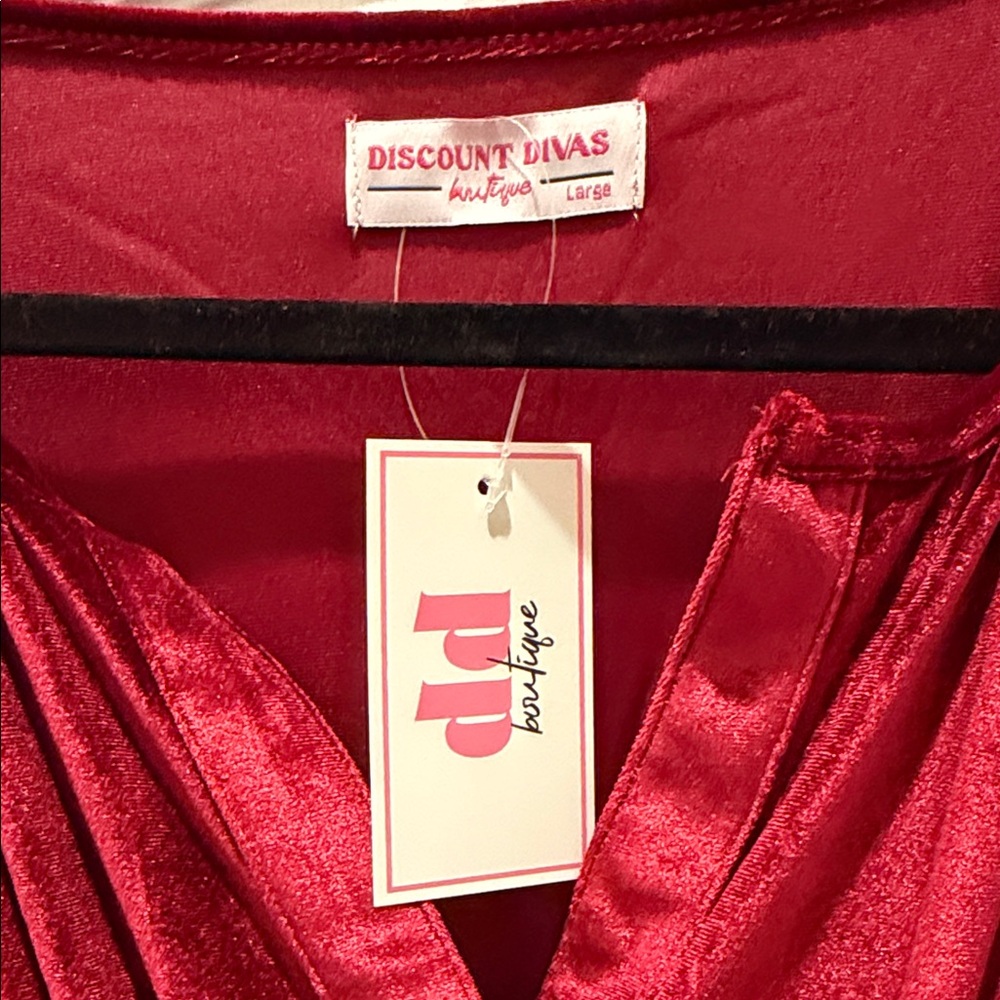 Elegant Red Maxi Dress - Picture 3 of 4